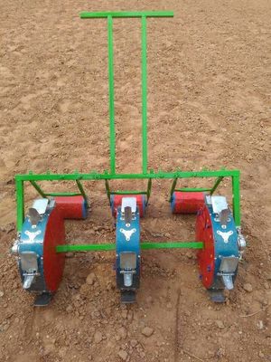 Scalpello dell'azienda agricola che coltiva distanza regolabile del seme dell'attrezzatura degli strumenti per le colline