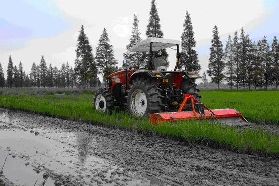 Trattore agricolo di raffreddamento ad acqua del motore dell'euro III del trattore agricolo 130HP