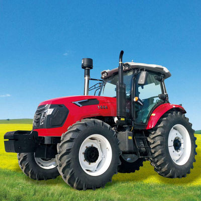 Trattore agricolo agricolo rosso un trattore compatto da 35 cavalli vapore con Front Loader